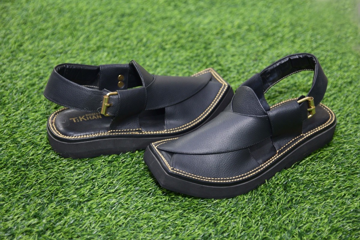 Hover Thumbnail Kaptaan Chappal Black Matte Dotted - Double Sole