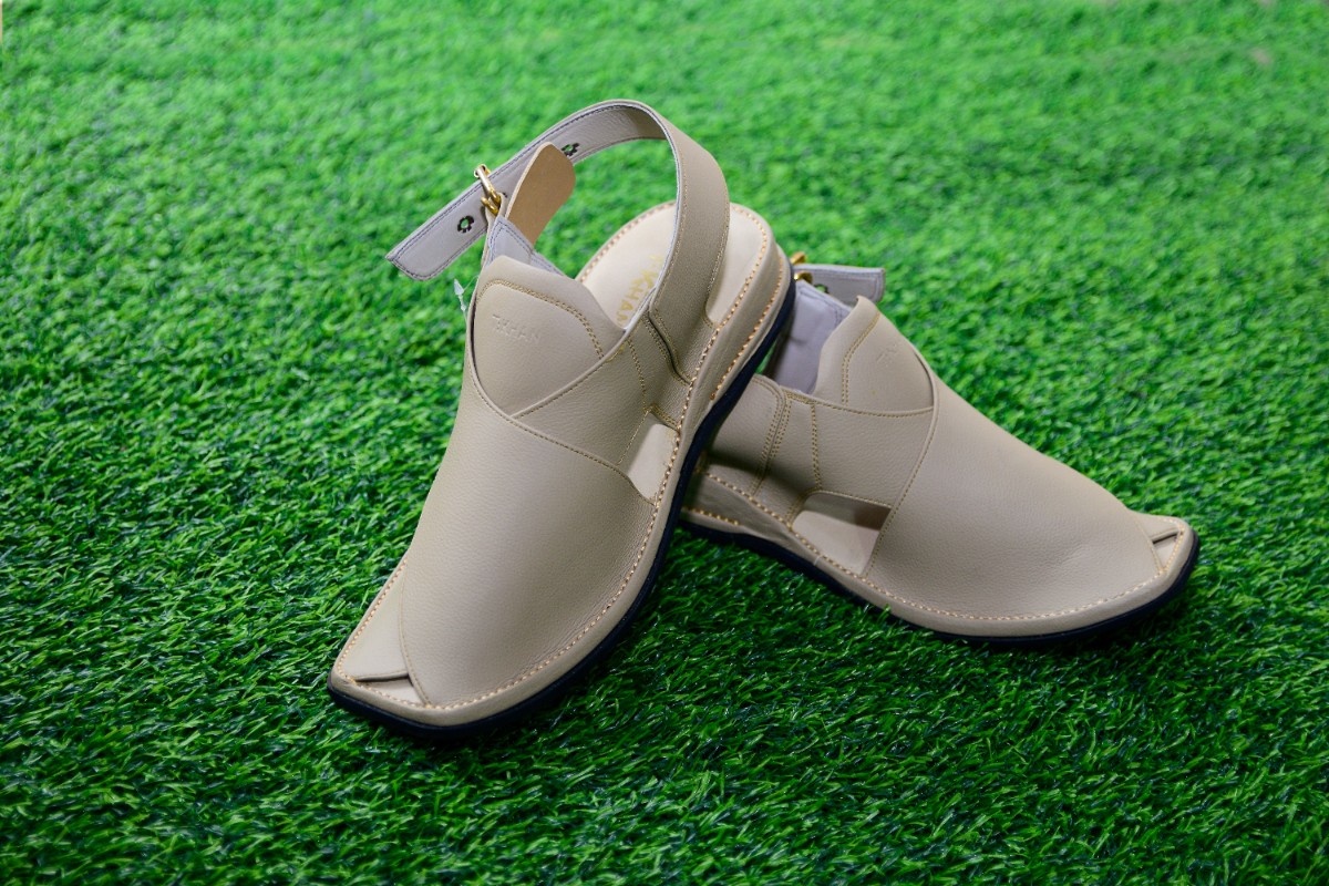 Original Cream Leather Soft Sole Medicated Peshawari Chappal - Zardari Design 