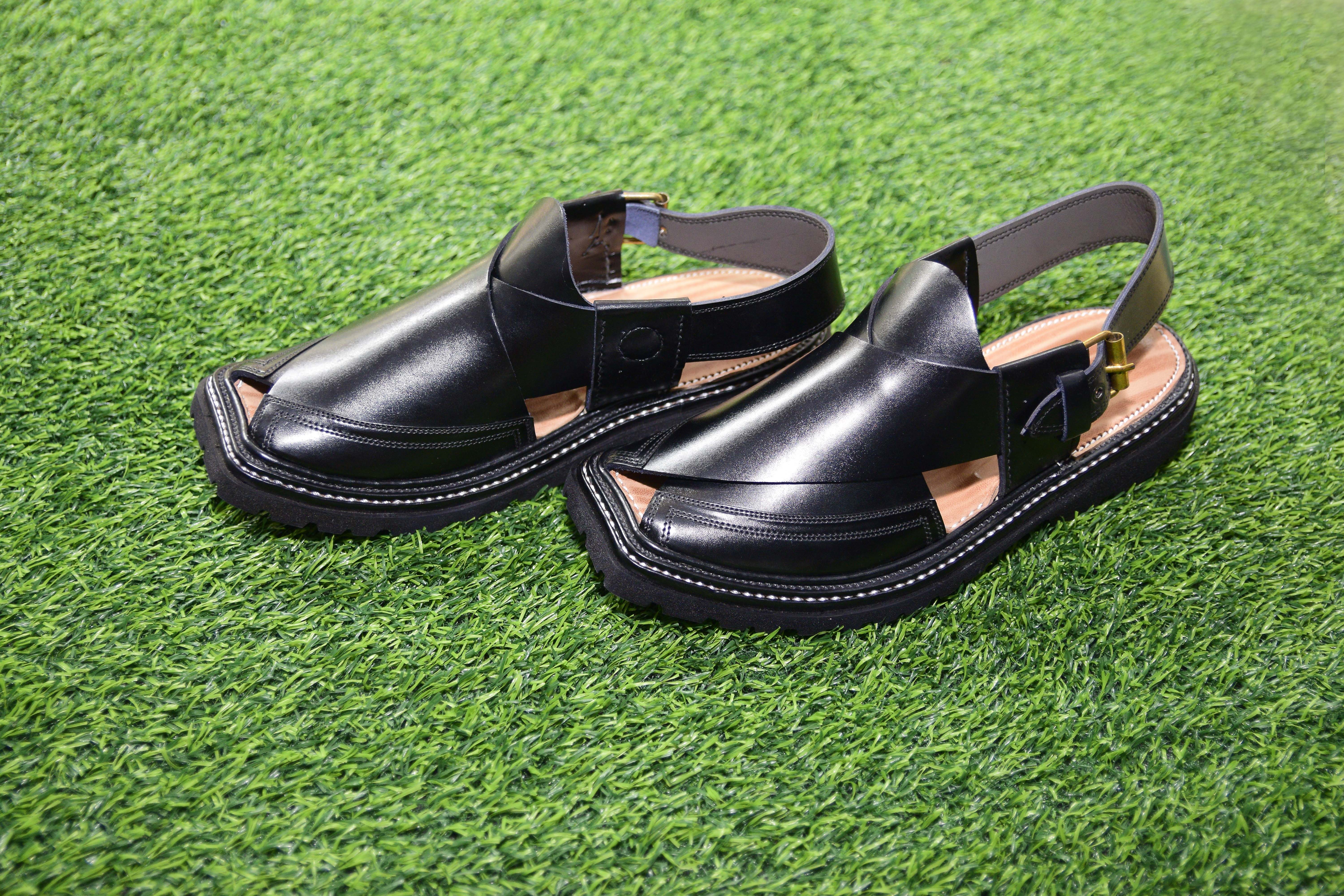 Vibram Sole Chappal – Medicated Comfort Black