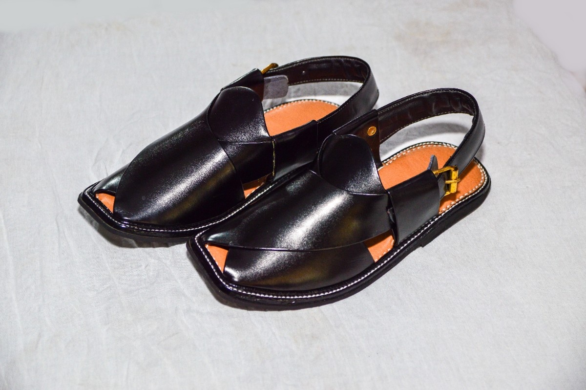 Hover Thumbnail Smart Zalmi Chappal – Black, Medicated Sole, Round Shape