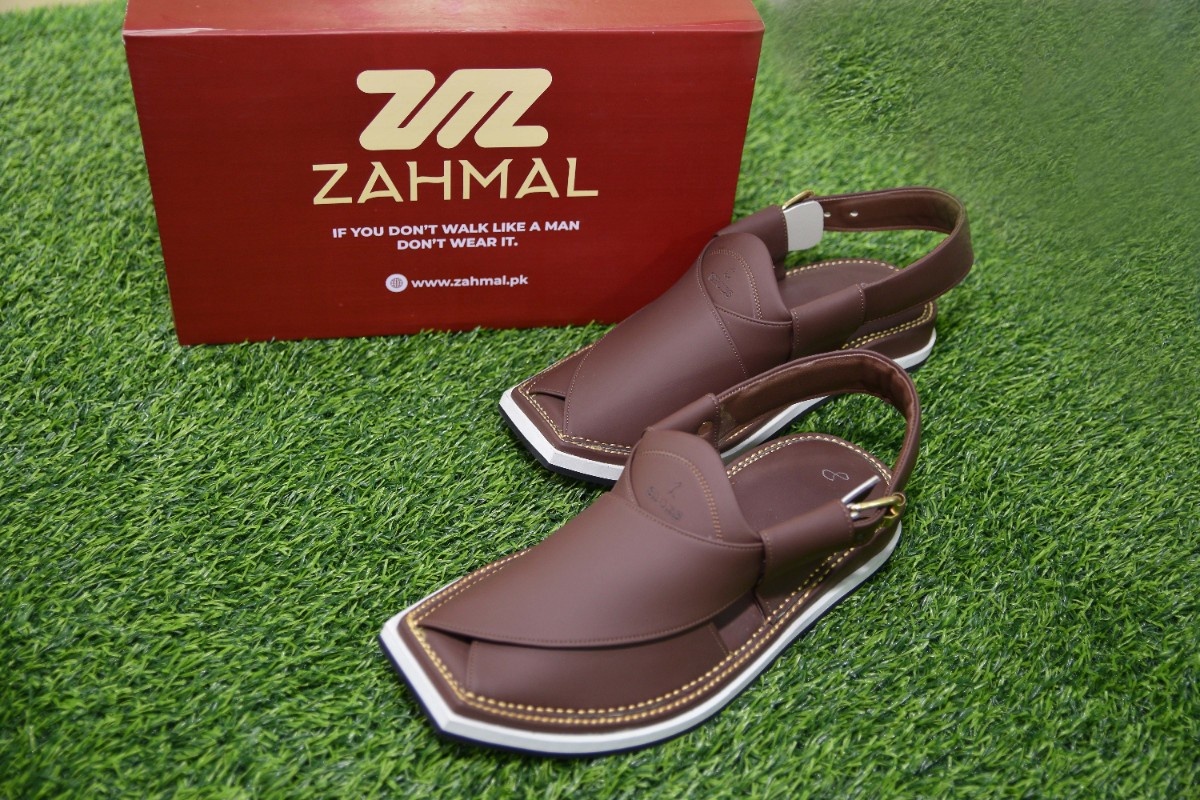 Original Kaptaan Chappal – Single Sole, Chocolate Color | Black & White Medicated Sole