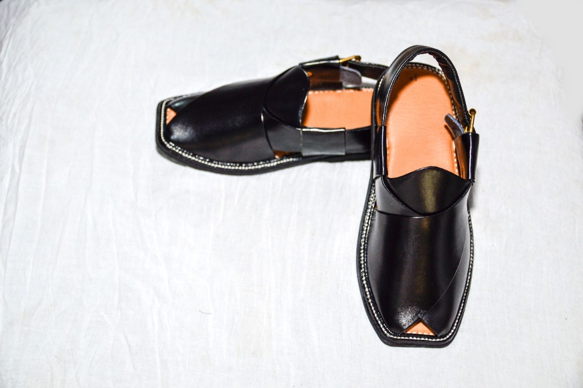 Smart Zalmi Chappal – Black, Medicated Sole, Round Shape