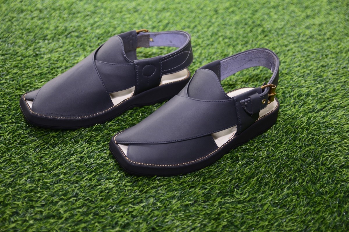 Hover Thumbnail Black Matte Peshawari Chappal – Medicated PU Sole