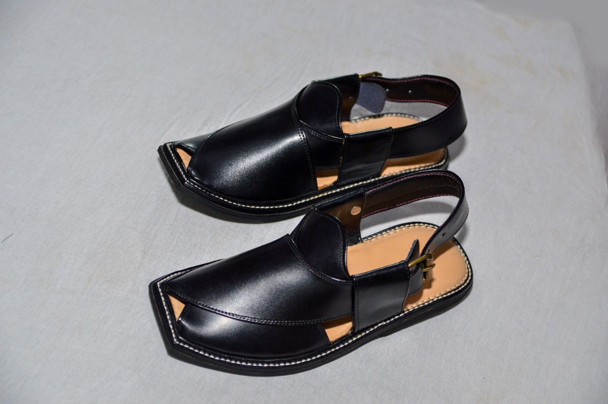 Smart Zalmi Chappal – Black, Medicated Sole, Cut Design
