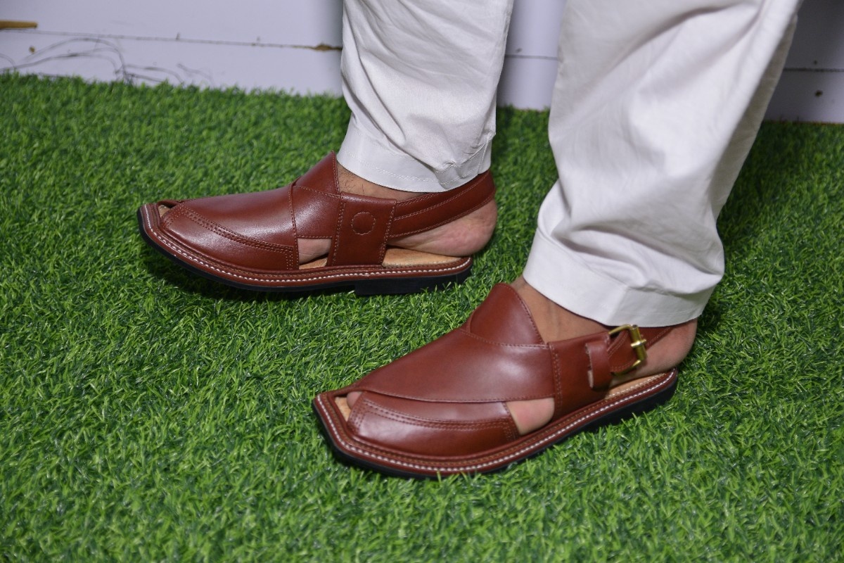 Hover Thumbnail Mustard Triple Gear Chappal – Medicated Sole